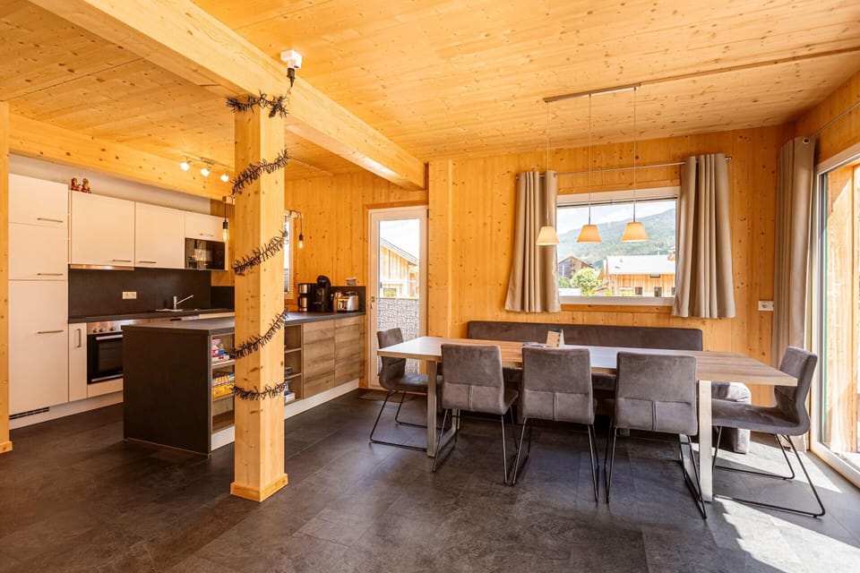 Chalet | Dining