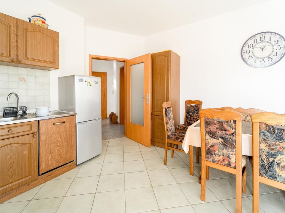 Apartment | Private kitchen | Electric kettle, highchair