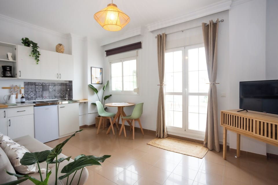 Premium Studio Suite | Individually decorated, individually furnished, blackout drapes