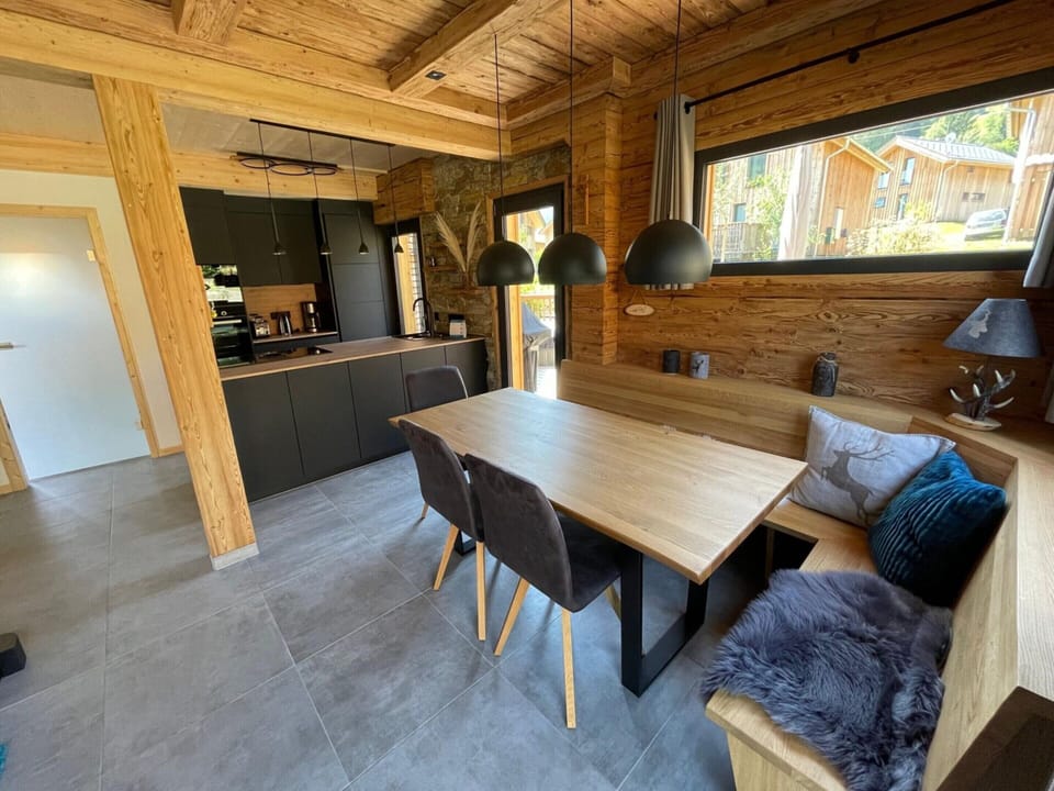 Chalet | Dining