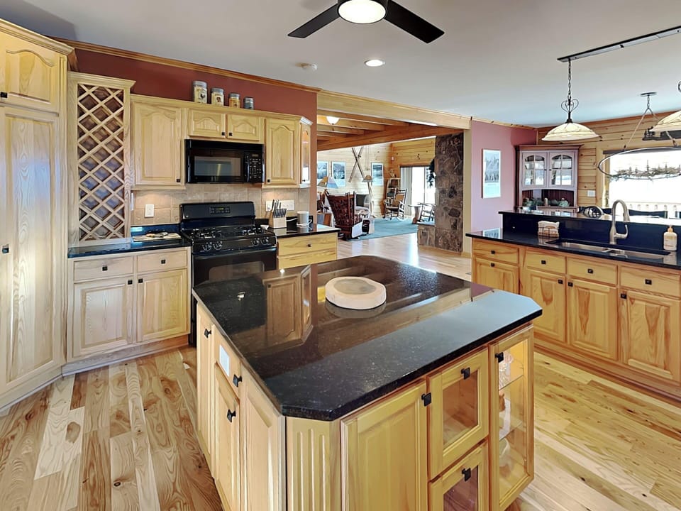 House (5 Bedrooms) | Property amenity