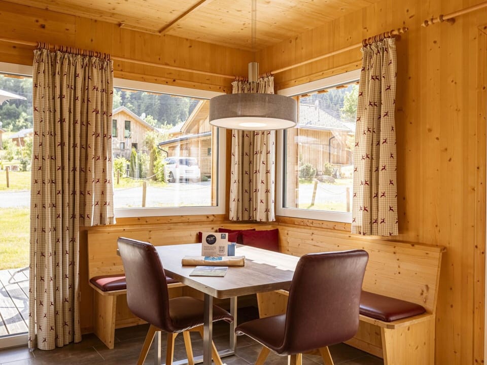 Chalet | Dining