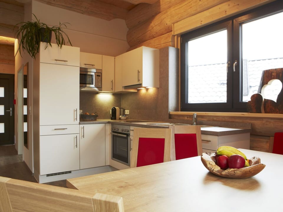 Chalet | Private kitchen | Stovetop, highchair