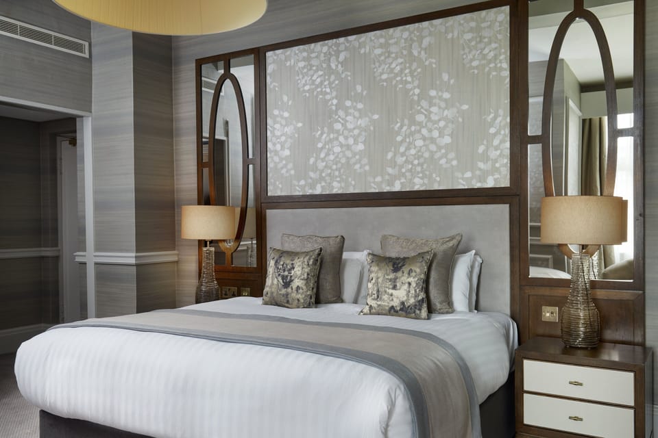 Superior room with King Bed | Premium bedding, in-room safe, desk, laptop workspace