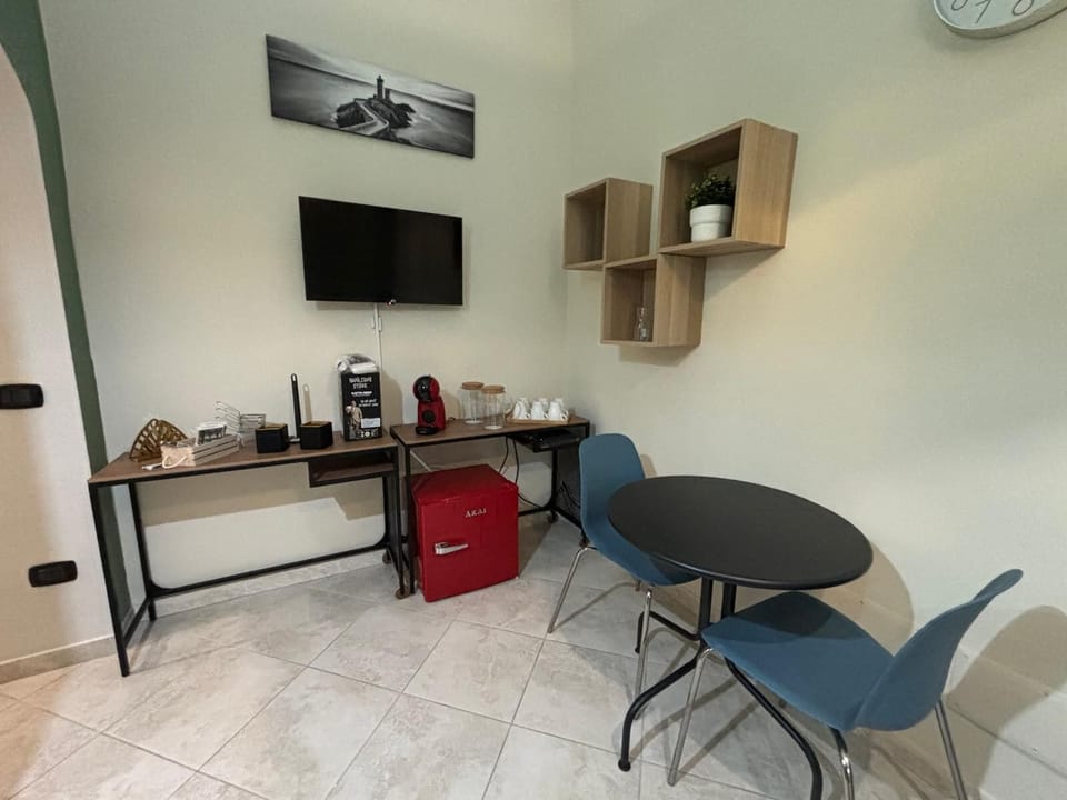 In-room safe, soundproofing, WiFi (free)