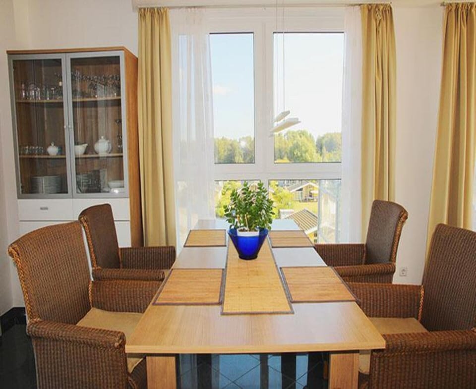Apartment | Dining
