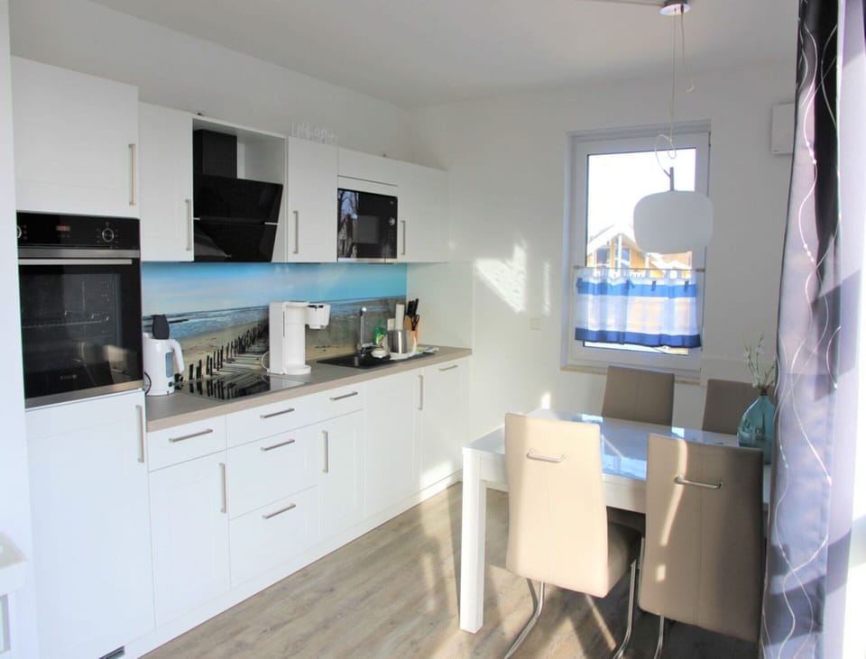 Apartment | Private kitchen | Electric kettle, toaster, highchair