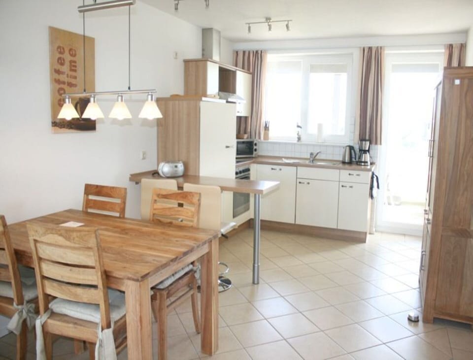 Apartment | Dining