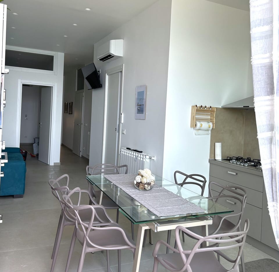 Apartment | Dining