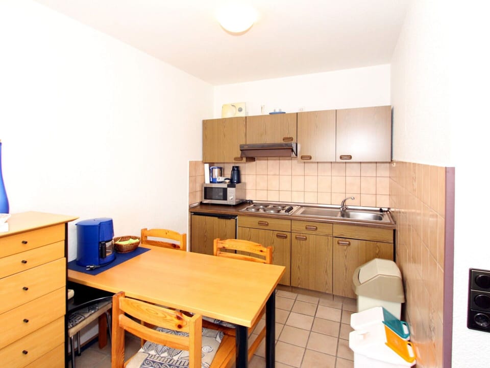 Apartment | Private kitchen | Electric kettle, toaster