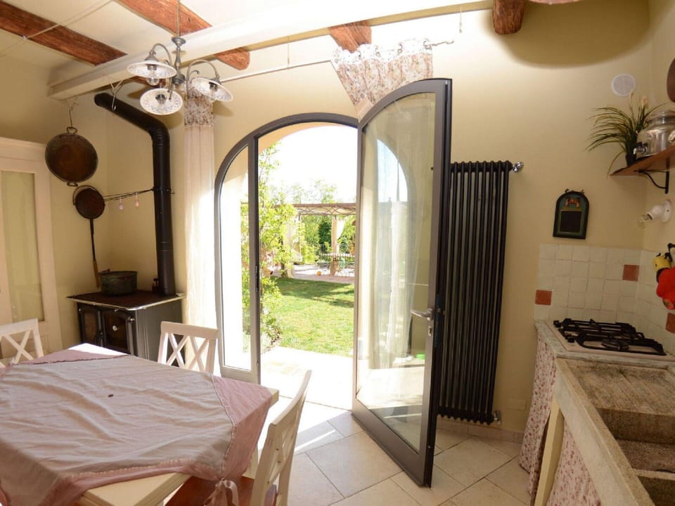 Cottage | Dining