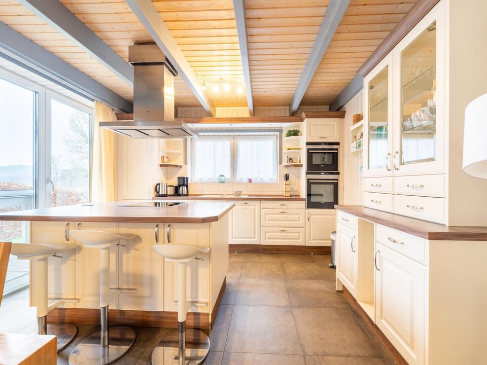 House | Private kitchen | Electric kettle, toaster, highchair