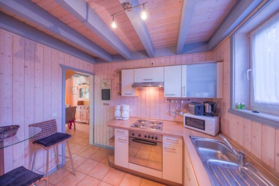 House | Private kitchen | Electric kettle, toaster, highchair