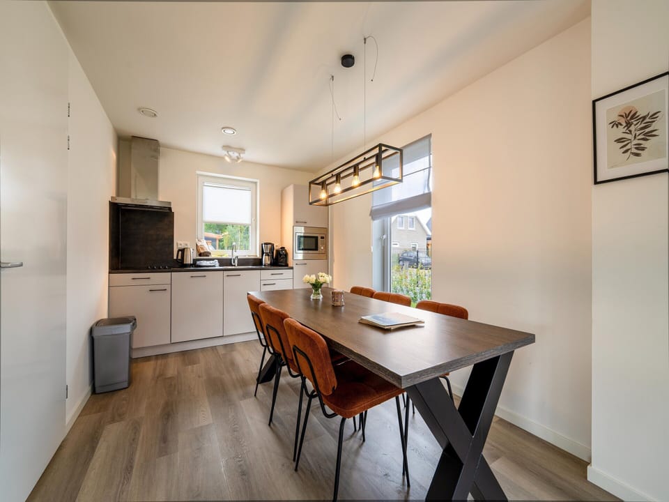 House | Private kitchen | Electric kettle, highchair