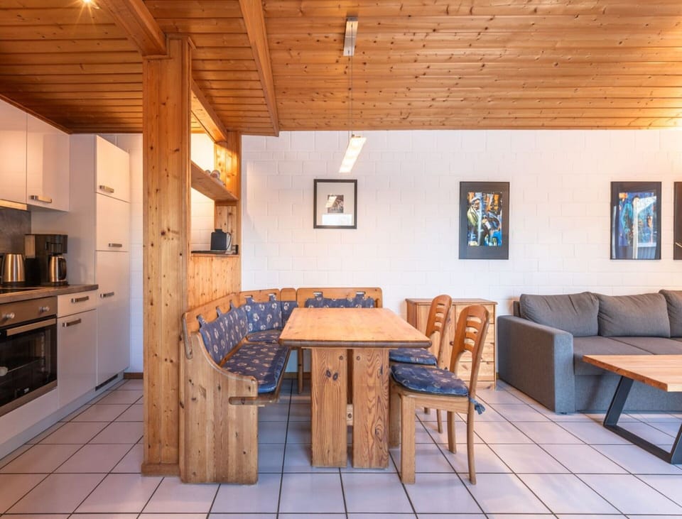 House | Dining