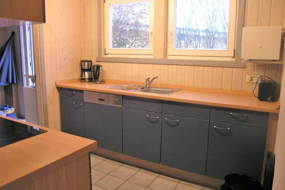 House | Private kitchen | Electric kettle, toaster, highchair