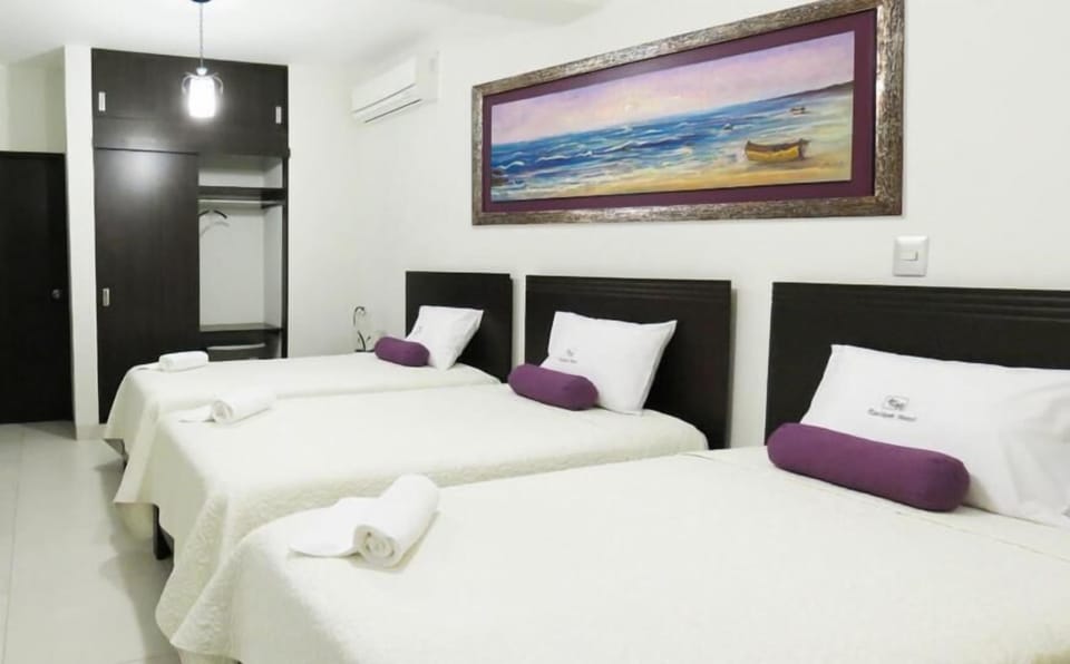 Minibar, desk, WiFi (free), bed sheets