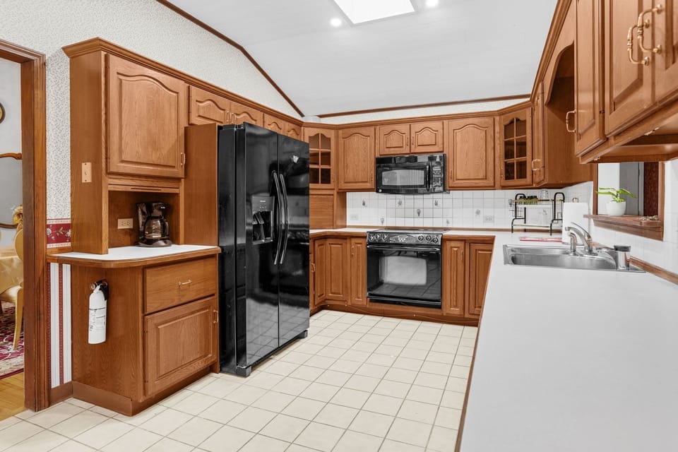 House, 3 Bedrooms | Private kitchen | Coffee/tea maker, fridge, oven, toaster