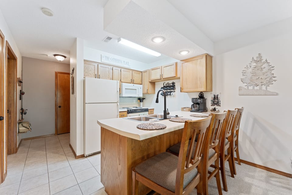 Condo, 2 Bedrooms | Private kitchen | Coffee/tea maker, fridge, oven, toaster