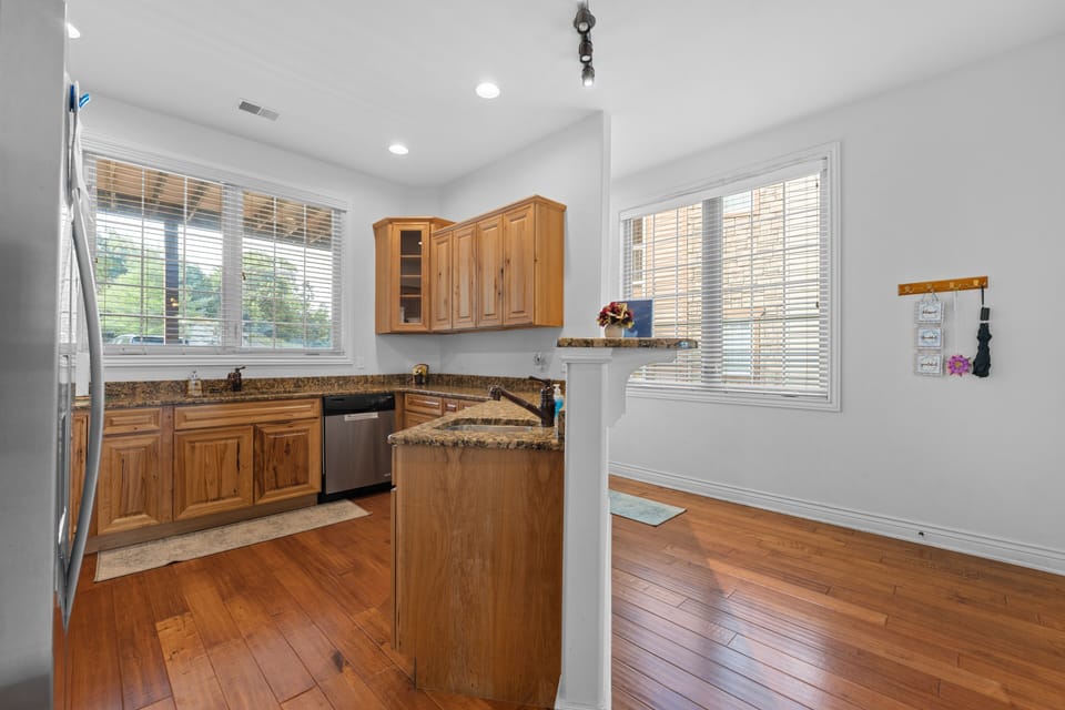 House, 2 Bedrooms | Private kitchen | Coffee/tea maker, fridge, oven, toaster