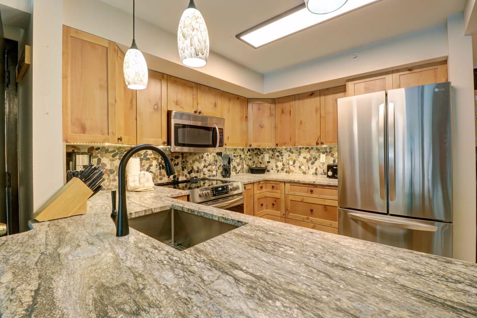 Condo, 2 Bedrooms | Private kitchen | Fridge, coffee/tea maker