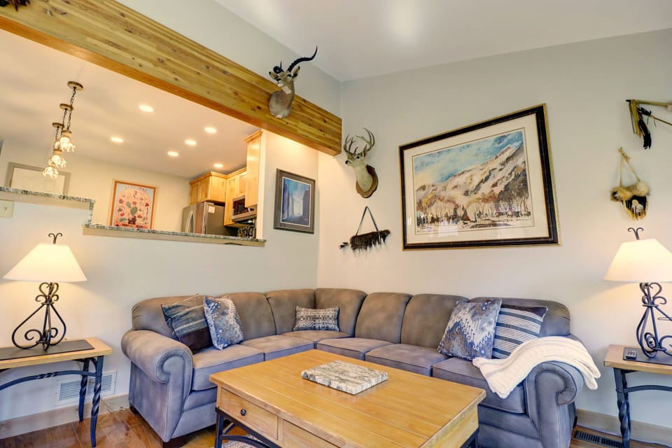 Townhome, 3 Bedrooms | Living area