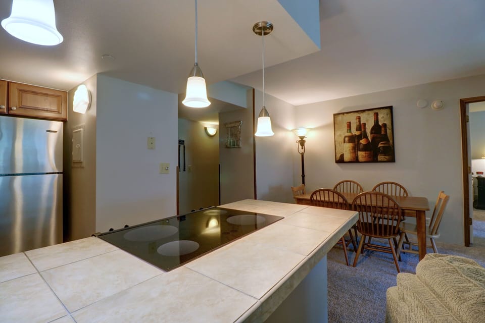 Condo, 1 Bedroom | Dining