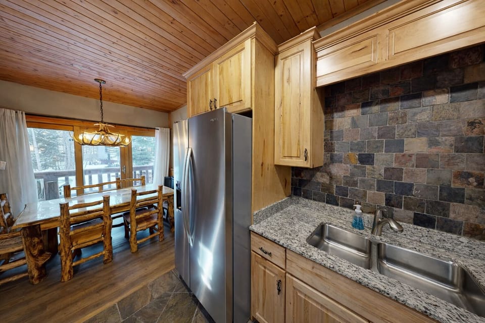 Condo, 2 Bedrooms | Private kitchen | Coffee/tea maker, fridge, oven, electric kettle