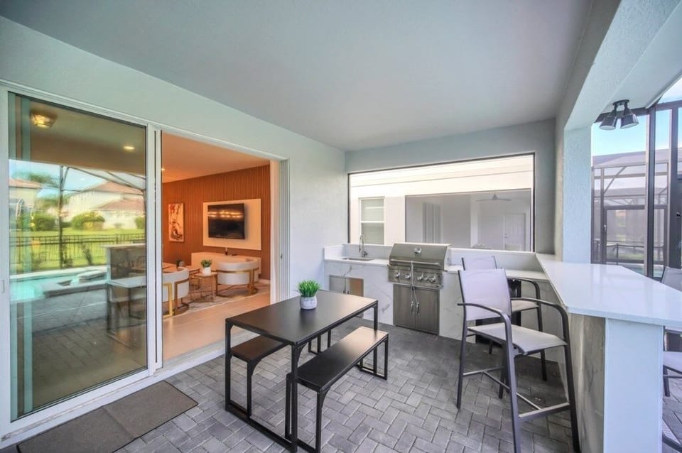 House, Multiple Bedrooms | Outdoor dining