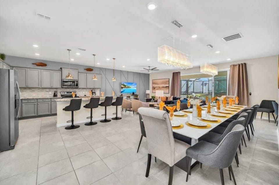 Villa, Multiple Bedrooms | Dining