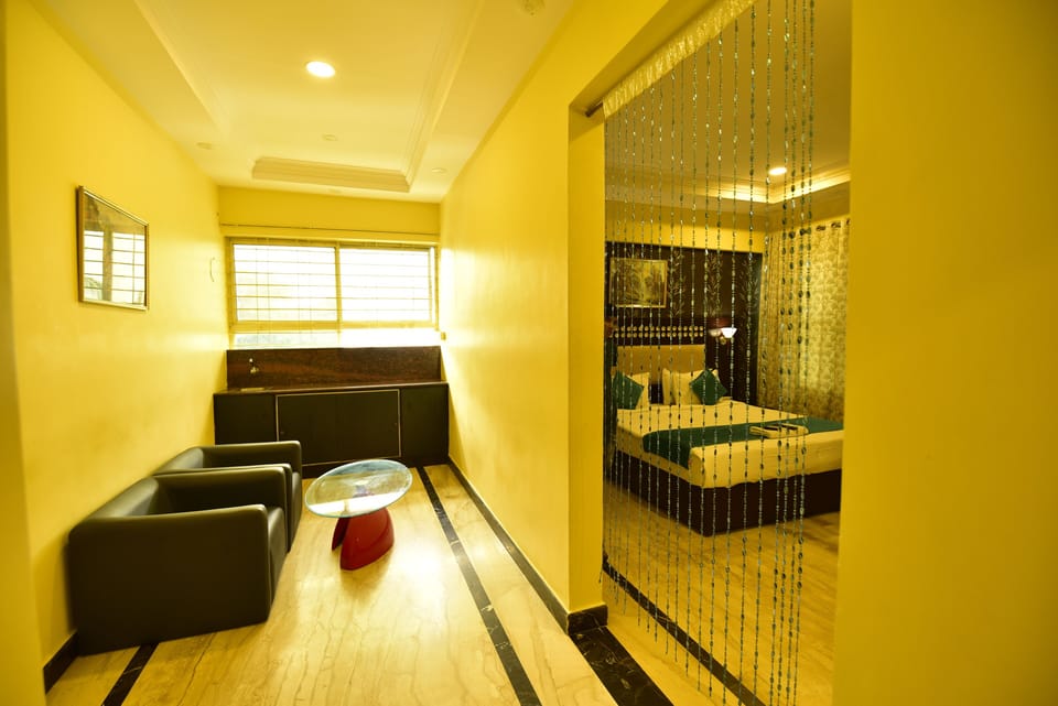 Deluxe Double Room | Laptop workspace, free WiFi
