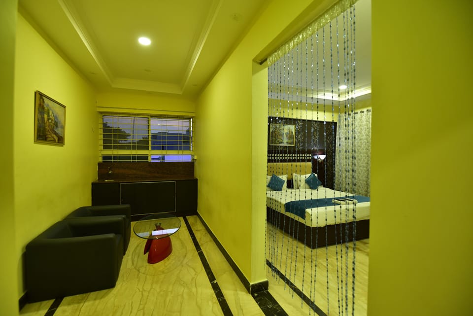 Deluxe Double Room | Laptop workspace, free WiFi