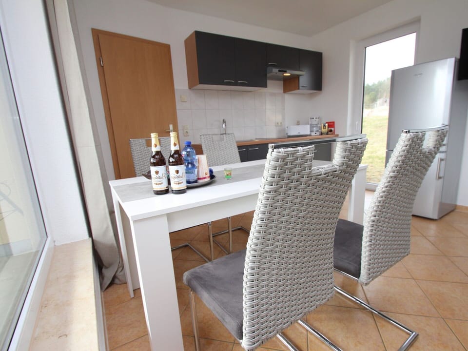 Bungalow | Private kitchen | Electric kettle, toaster