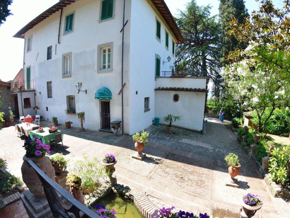 House | Balcony