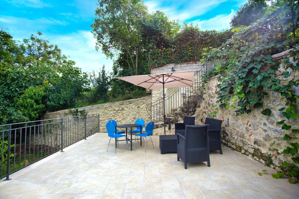 House | Balcony