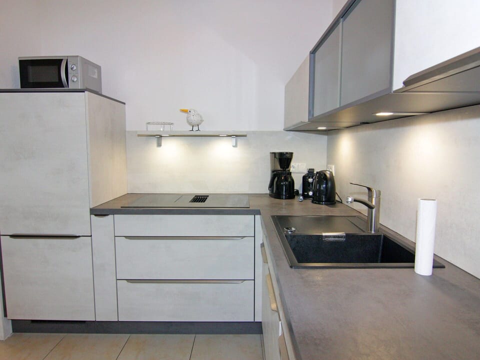 Apartment | Private kitchen | Electric kettle, toaster
