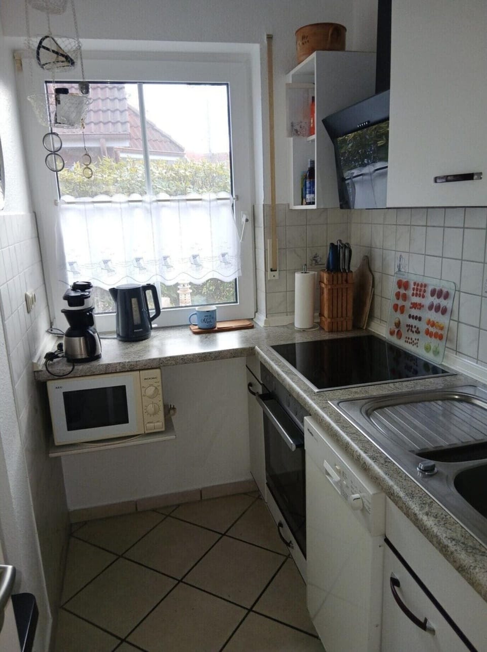 House | Private kitchen | Electric kettle, toaster, highchair