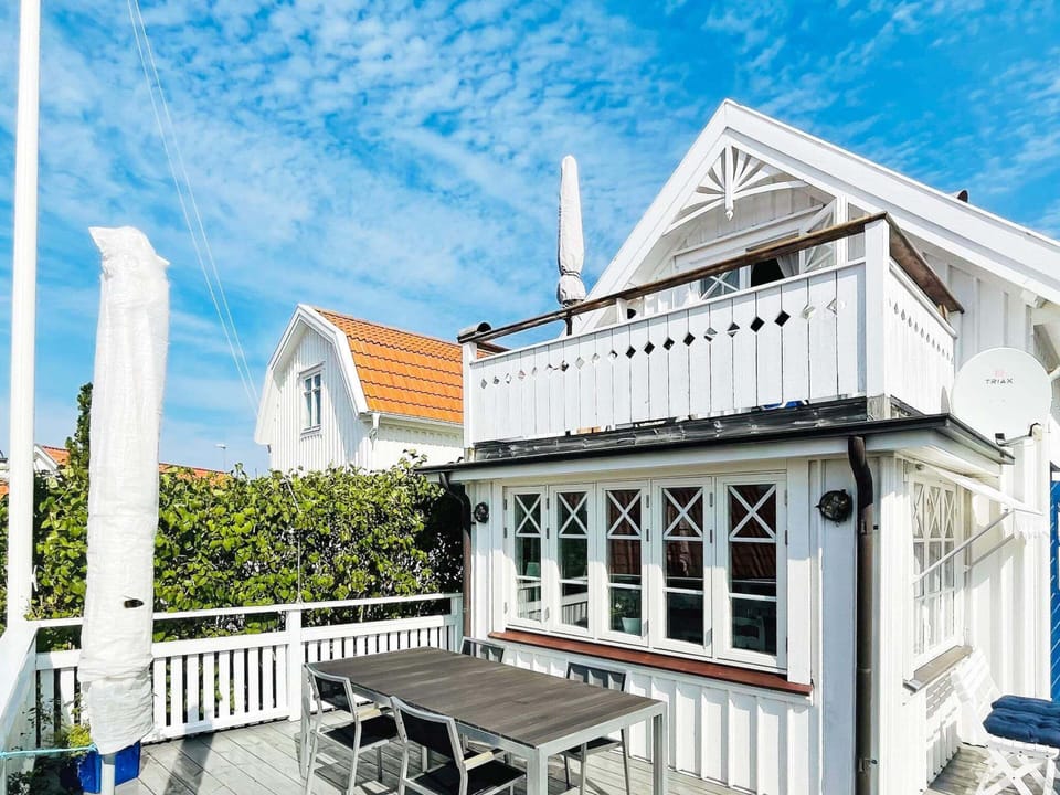 House | Outdoor dining