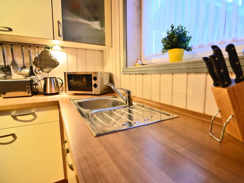 House | Private kitchen | Electric kettle, toaster, highchair