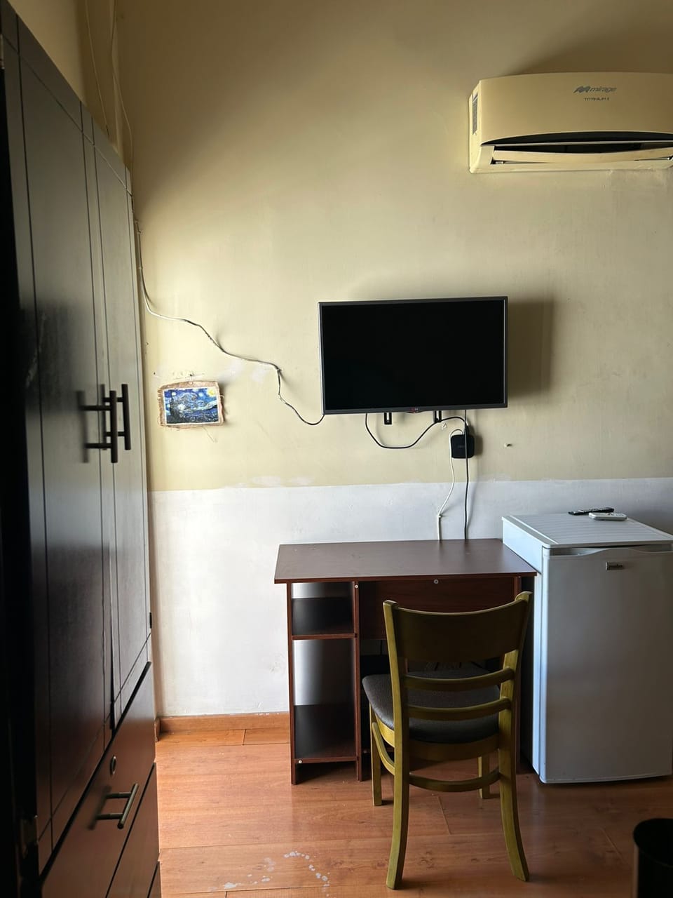 Basic Single Room, Balcony, Courtyard View | WiFi (free)