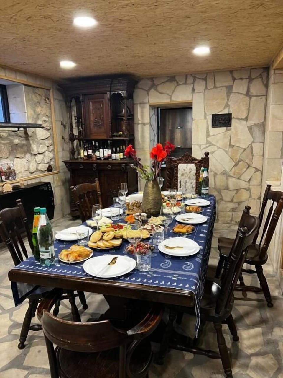 Daily buffet breakfast for a fee