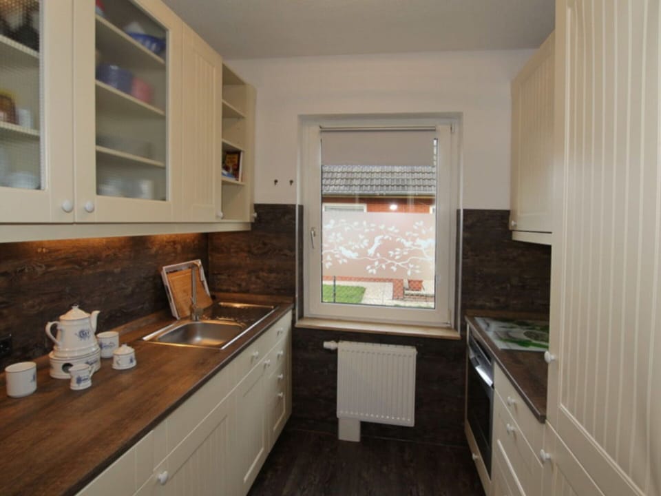 House | Private kitchen | Electric kettle, toaster, highchair
