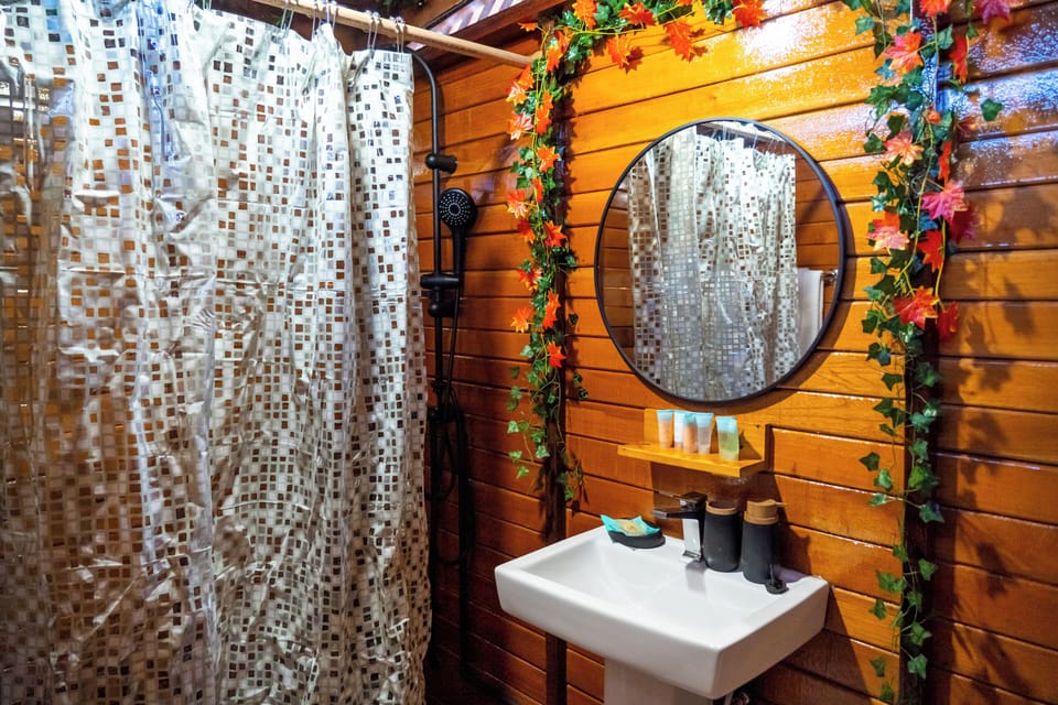 Room, Ocean View | Bathroom | Shower, towels, soap, shampoo