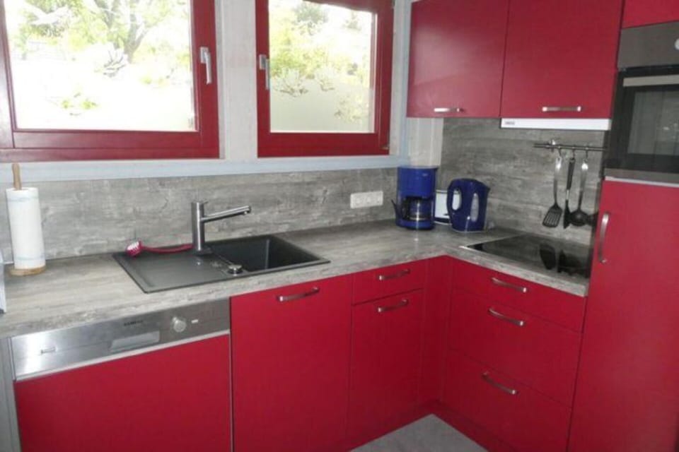 House | Private kitchen | Electric kettle, toaster, highchair