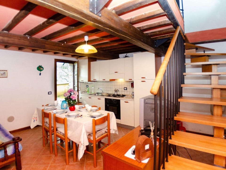 Cottage | Dining