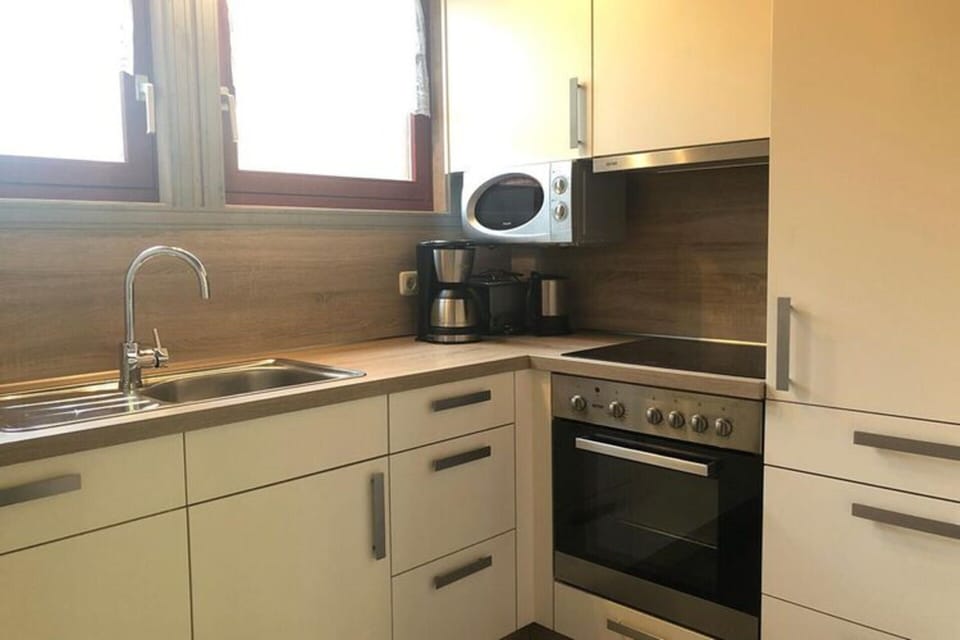 House | Private kitchen | Electric kettle, toaster, highchair