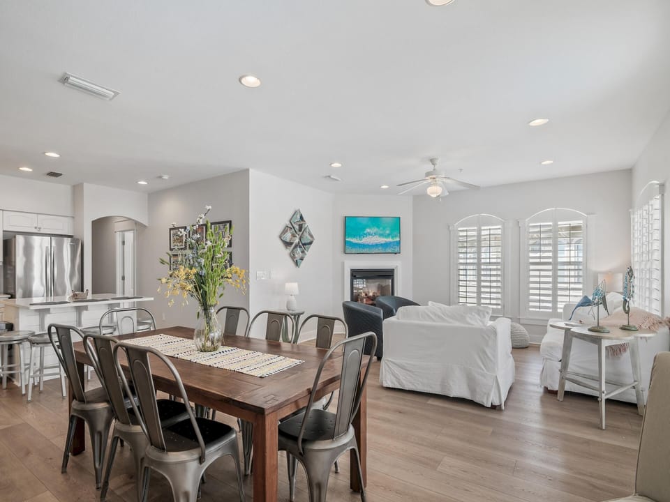 Condo, Multiple Beds, Balcony, Ocean View (#B401 - No Pets Allowed) | Dining