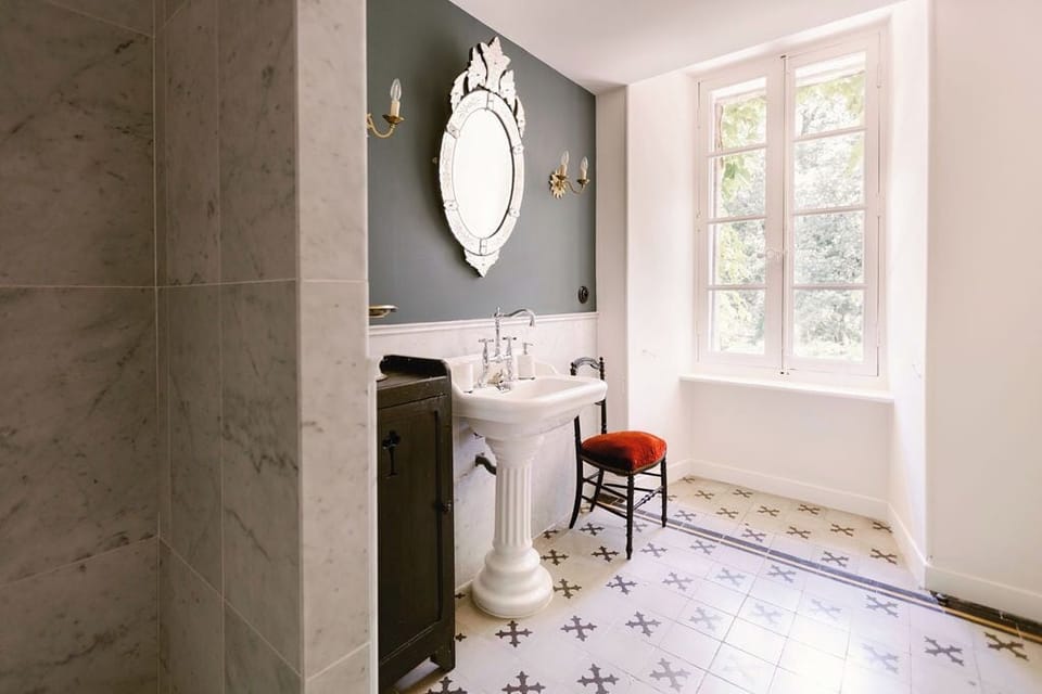 Comfort Double Room, Garden View | Bathroom | Hair dryer, towels, soap, shampoo