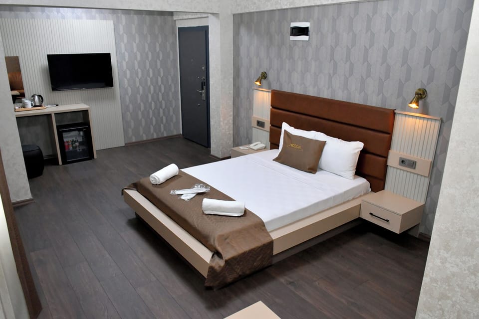 1 bedroom, free minibar items, individually decorated