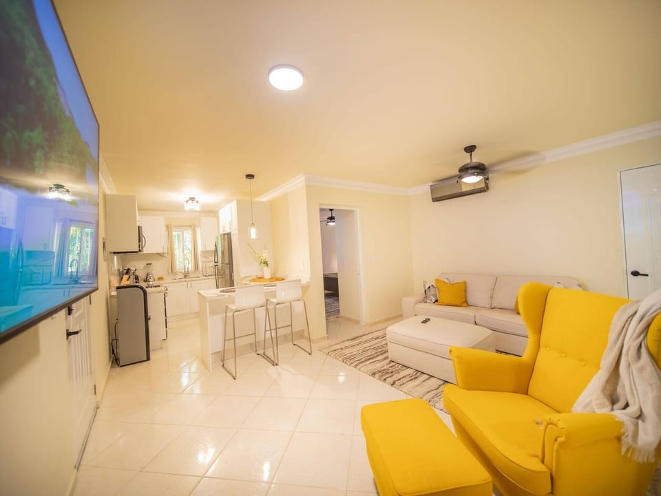 Apartment, 1 Bedroom, Balcony, Garden View | Living room